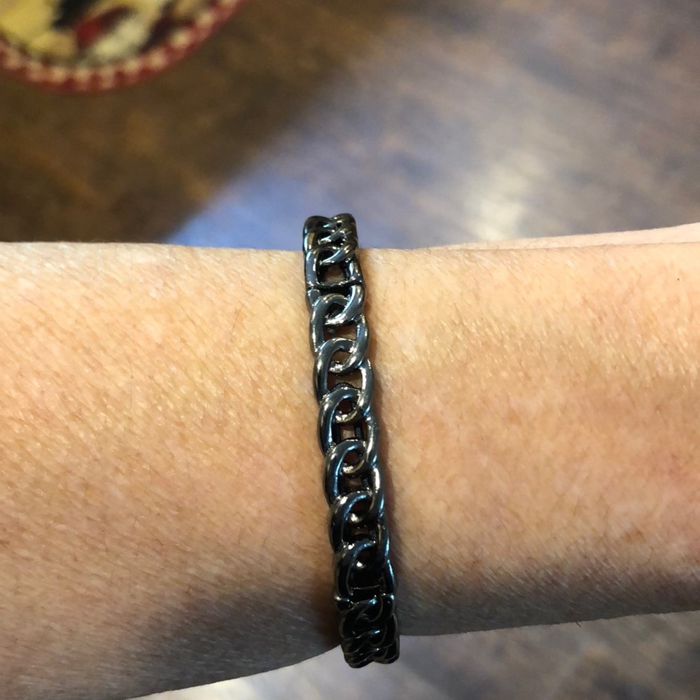Lia Sophia Interlink Stretch Bracelet - Picture 2 of 3
